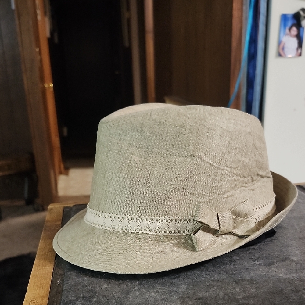 Stylish Tan Fedora Hat with Bow